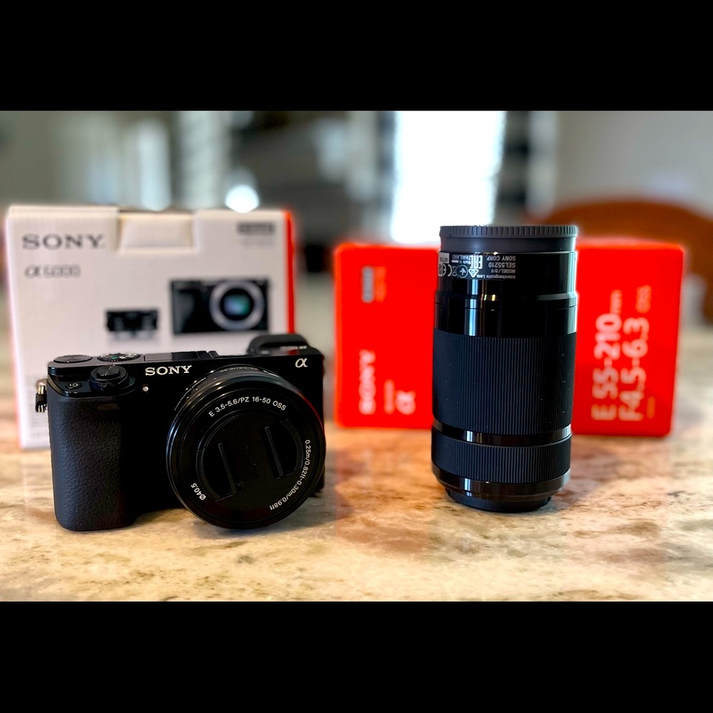 Sony A6000 Camera with power zoom lens kit